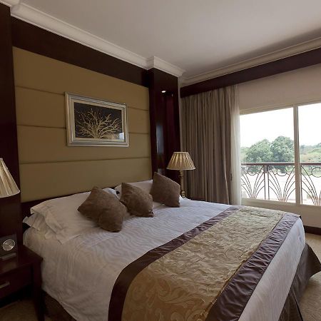Hotel Ledger Plaza Bangui Ngoại thất bức ảnh